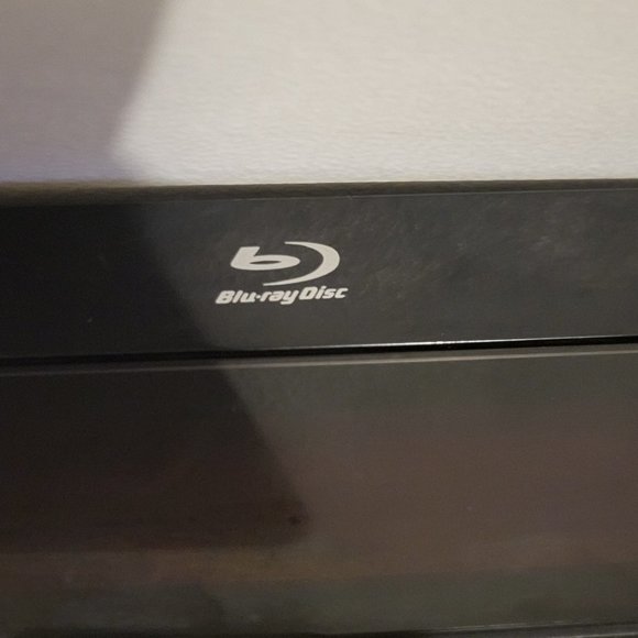 Items - Picture 1 of 7